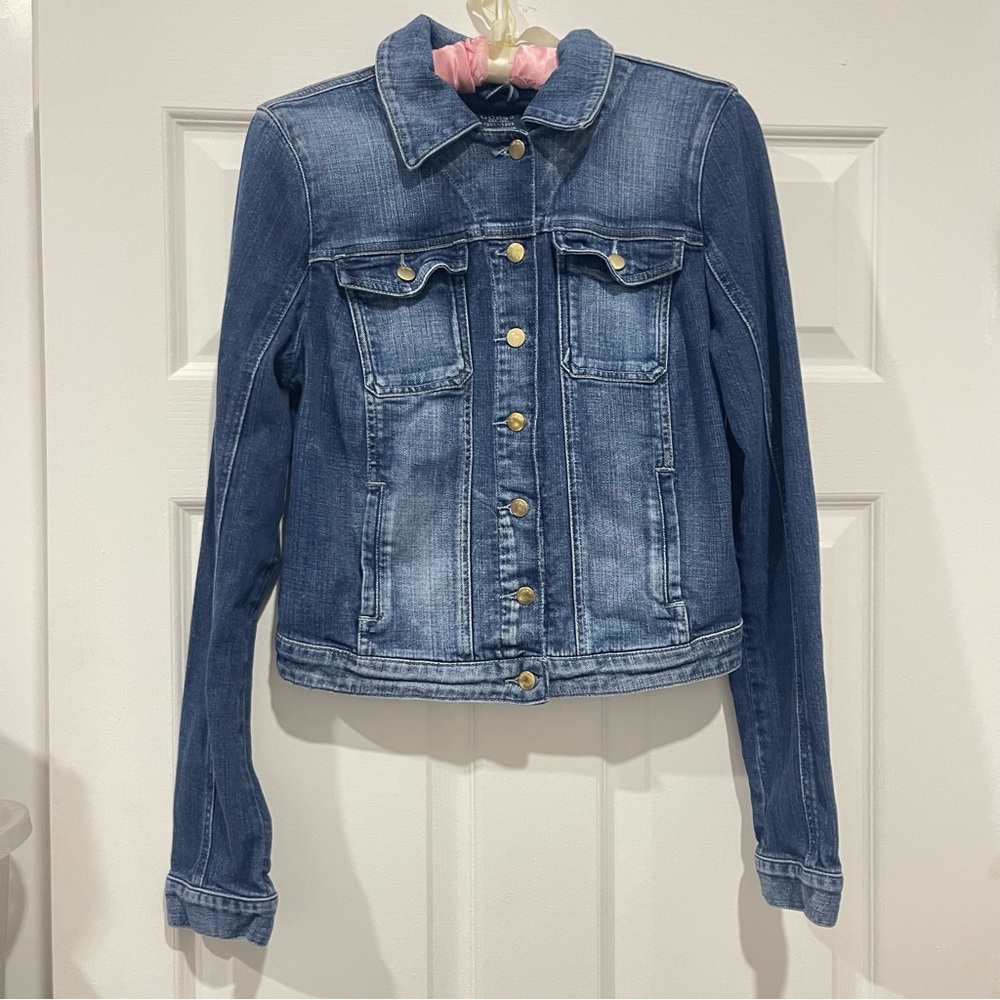 Guess Women's Clean Girl Trucker Fit Blue Jean Jacket Size Medium 98% cotton